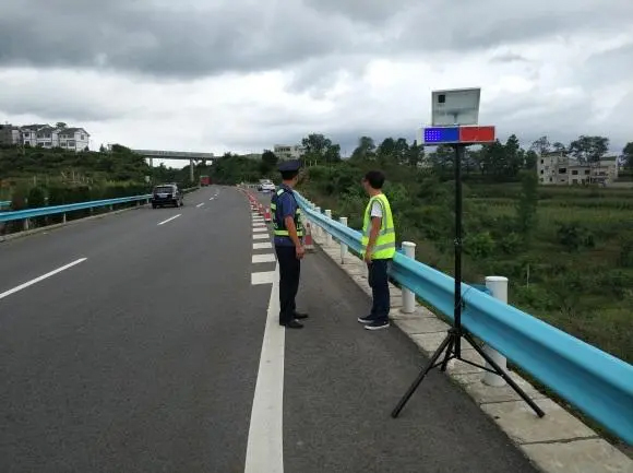 丹东高速公路钢护栏