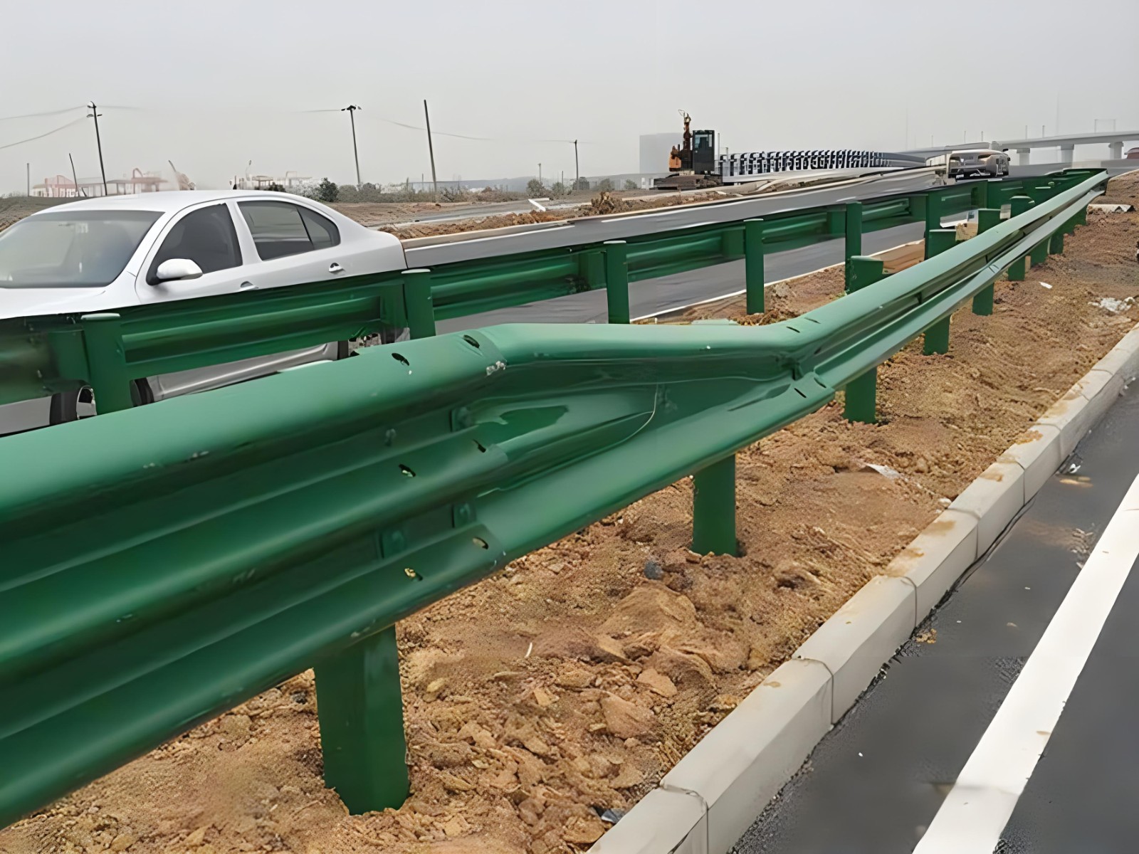 丹东高速波形护栏板日常维护方案确保道路安全新举措