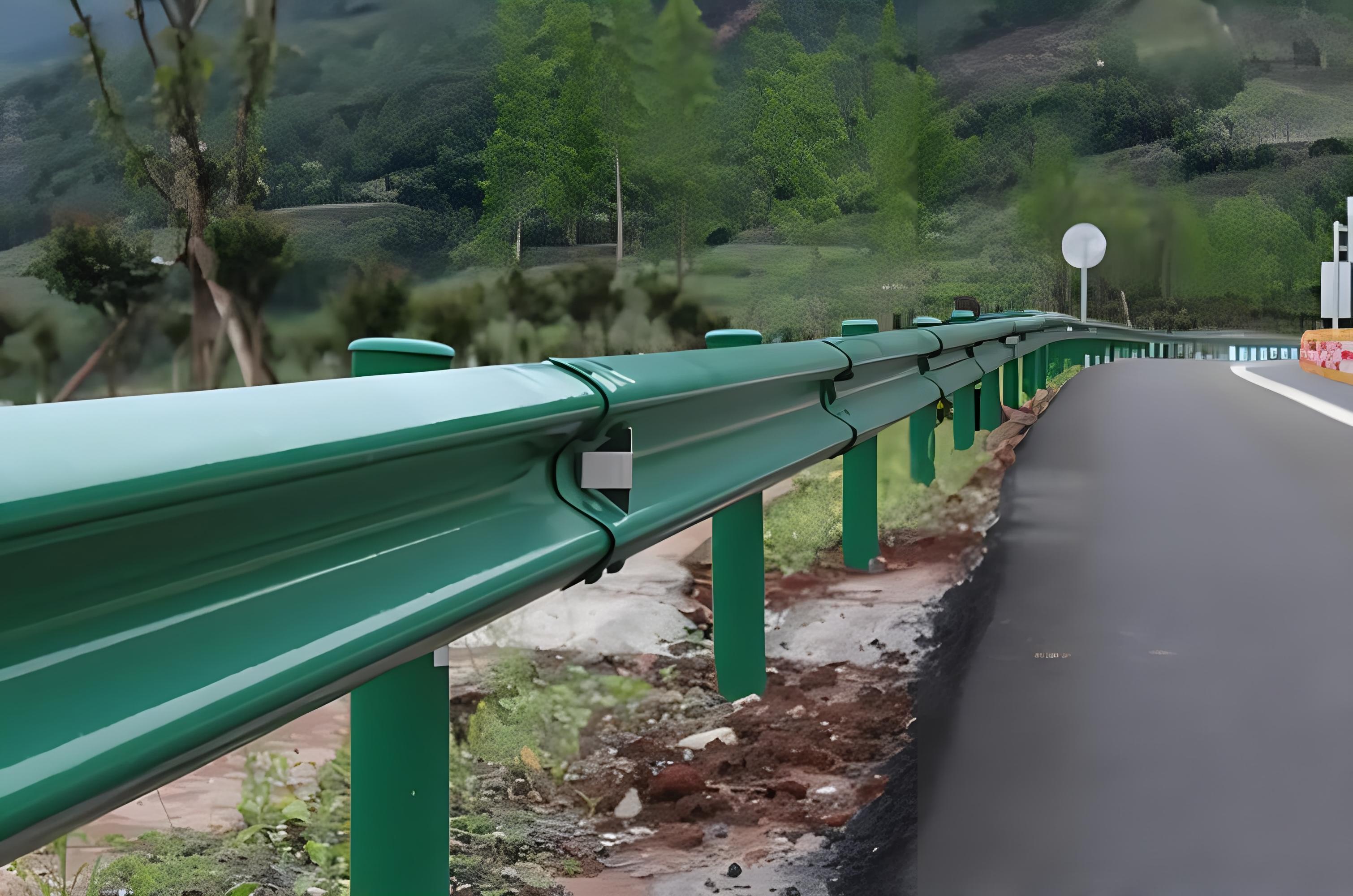 丹东波形护栏保护道路安全的重要设施